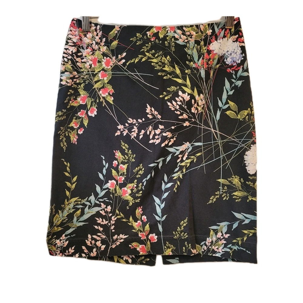 Talbots Women Straight Pencil Skirt Black With Floral Pattern 8p Petite Work